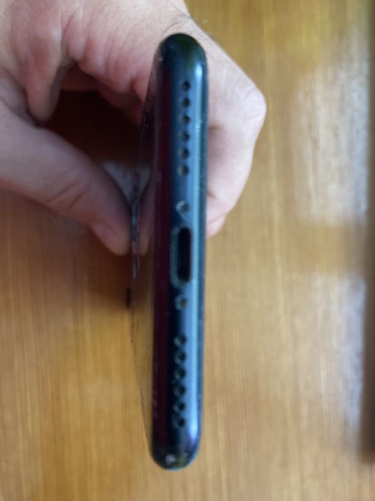 Iphone SE 2. gen. (2020) uszkodzone plecki