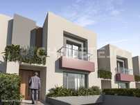 Moradia T4 de arquitetura moderna junto à cidade de Tomar.