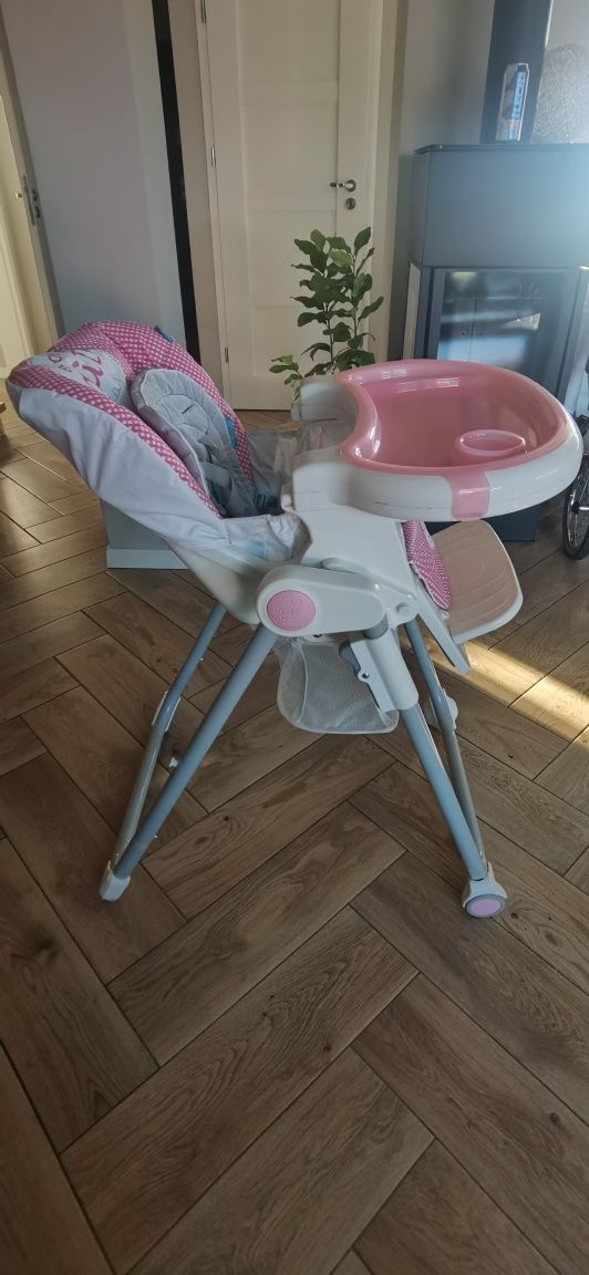 KRZESEŁKO LOLLY Pepe Baby Design

Krzesełko używane, stan dobry jak wi