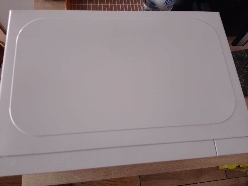 Kuchenka mikrofalowa SHARP R242WW