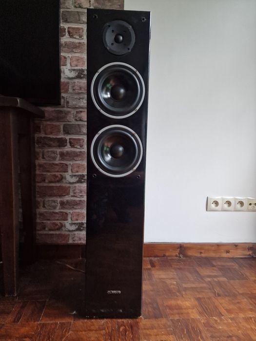 Kolumny z wiezą technics,  sprawny