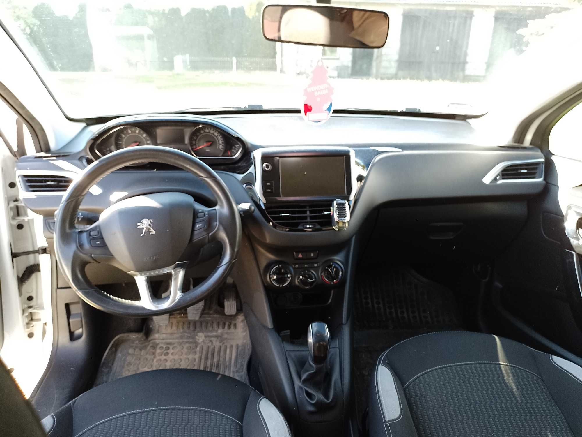Peugeot 208 1.2 benzyna wersja STYLE