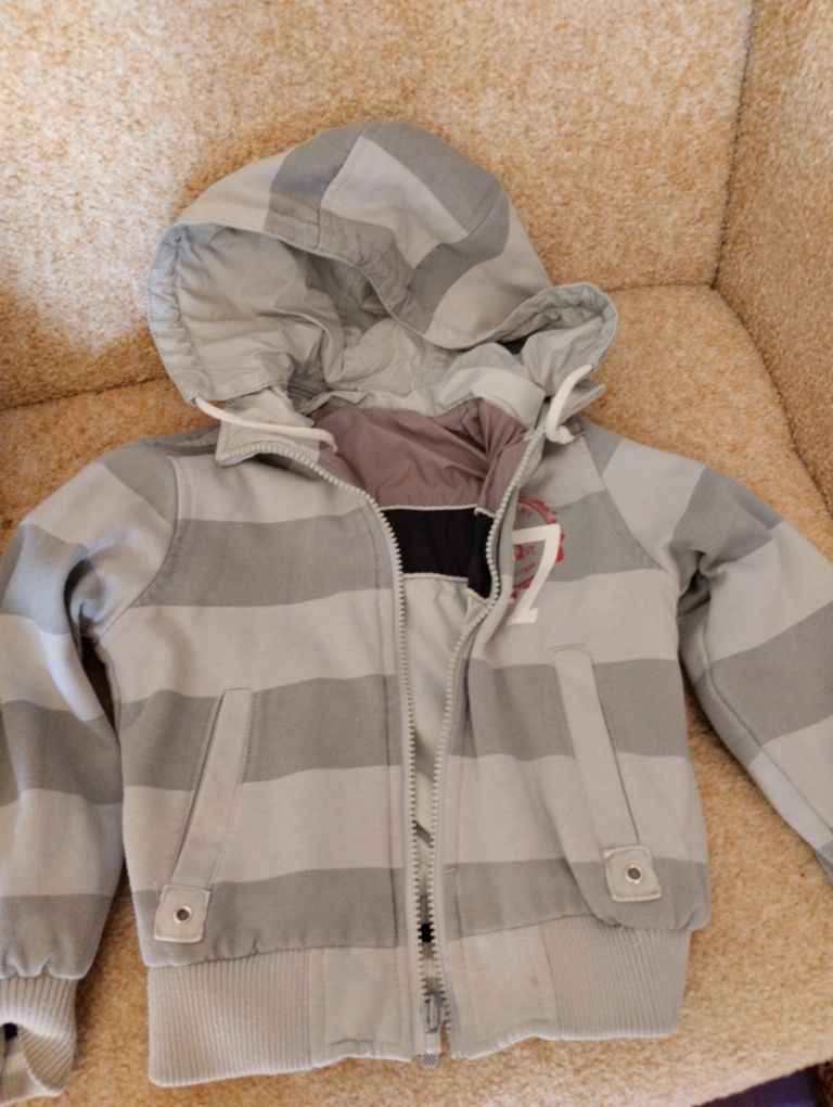 Двухсторонняя куртка на мальчика в среднем 3 лета