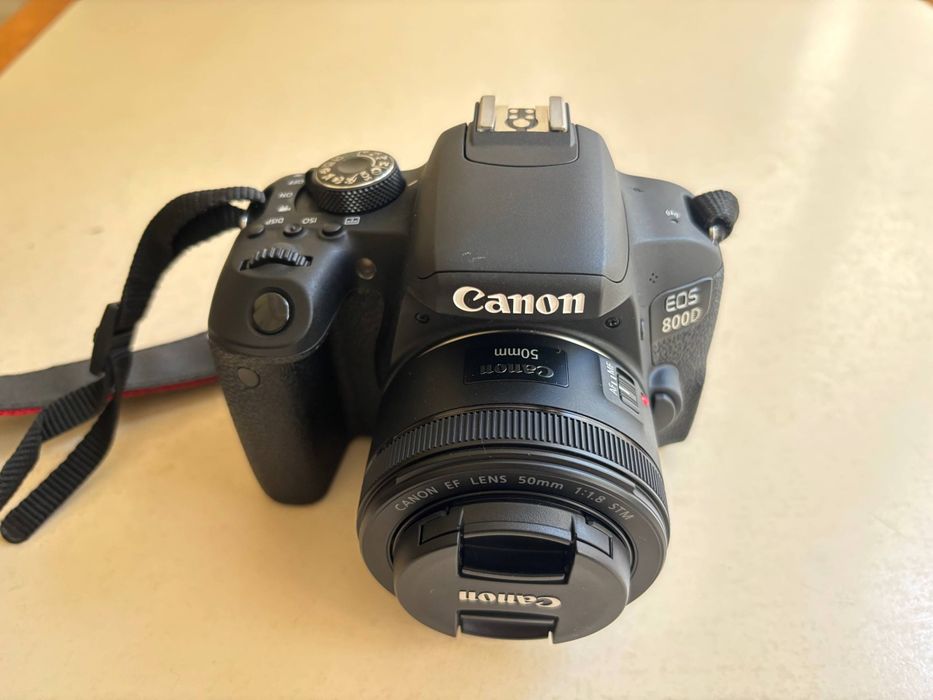 Canon EOS 800D + об'єктив 50 мм 1.8