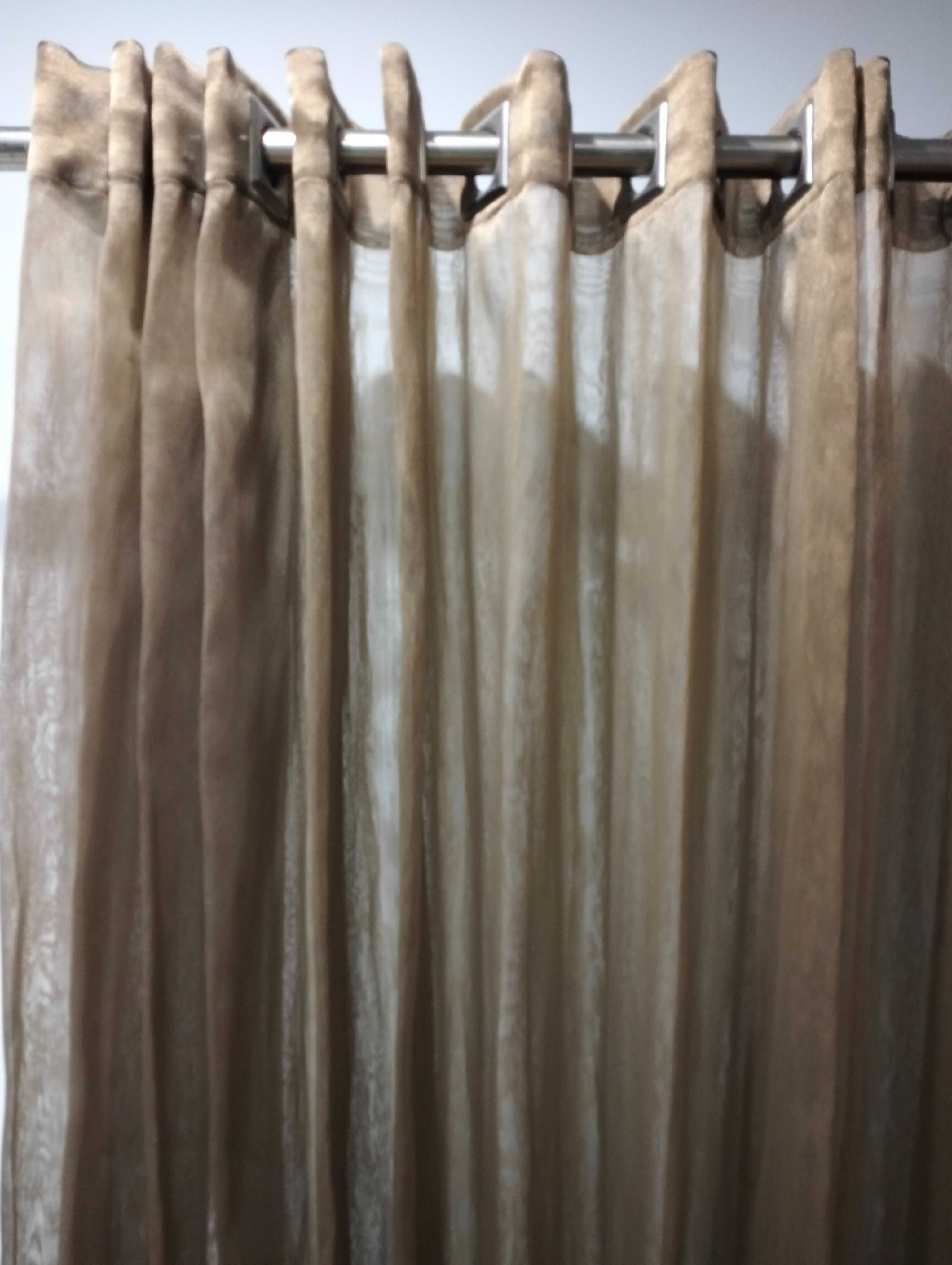 Cortinados de quarto (varão e acessórios de suporte incluídos)