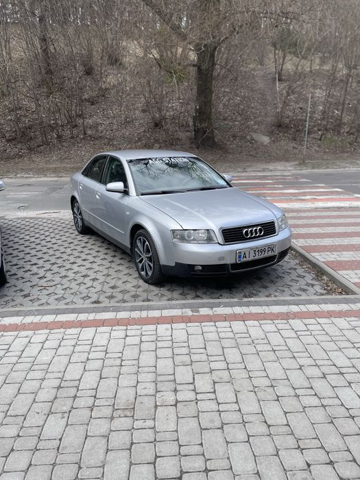 Audi    A4b6    2001.