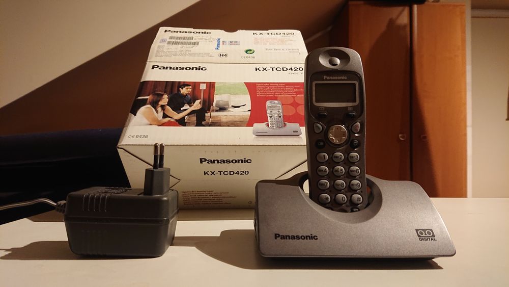 Telefon stacjonarny Panasonic KX-TCD420