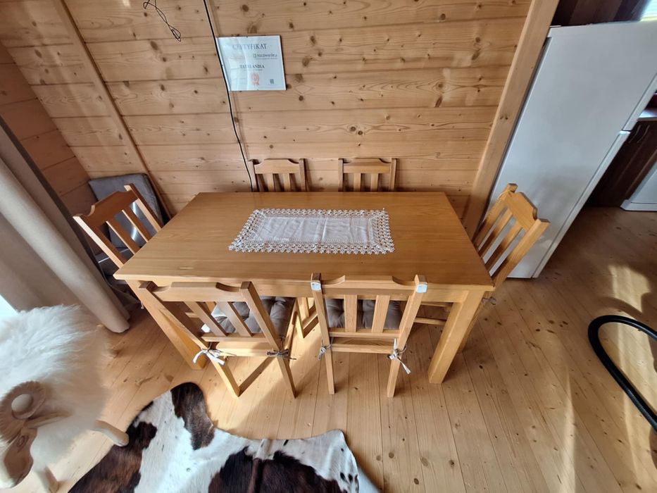 Sprzedam stół z krzesłami 6 szt.