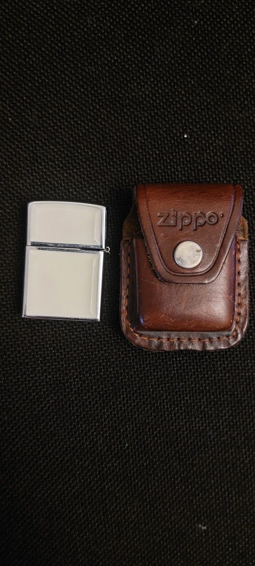 "   Z I P P O  "  зажигалка с чехлом