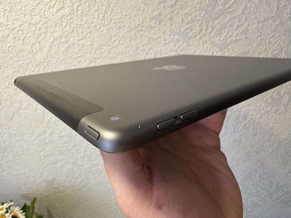 iPad 8 2020 10.2’ 32Gb WiFi + 4G LTE A2428 Space Gray