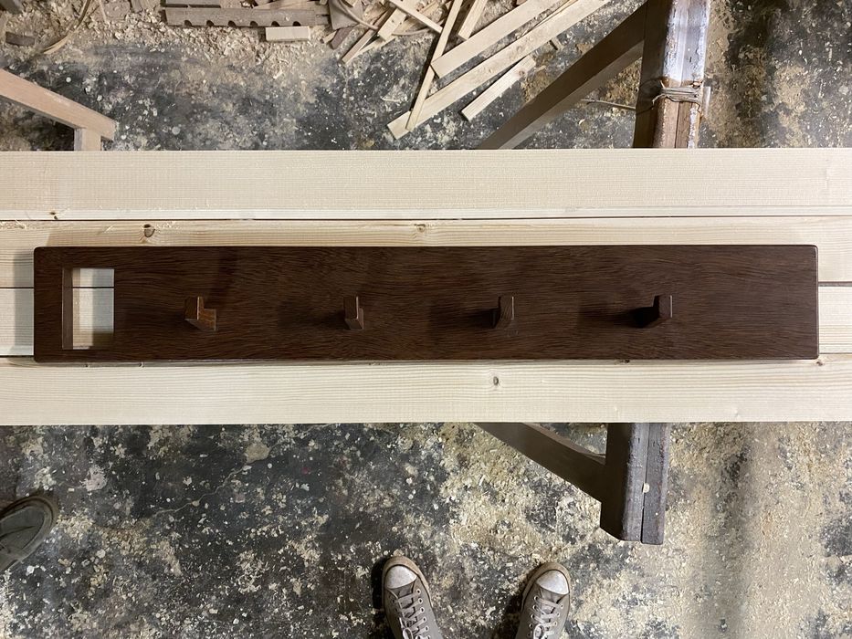 Cabide em Madeira Sucupeira