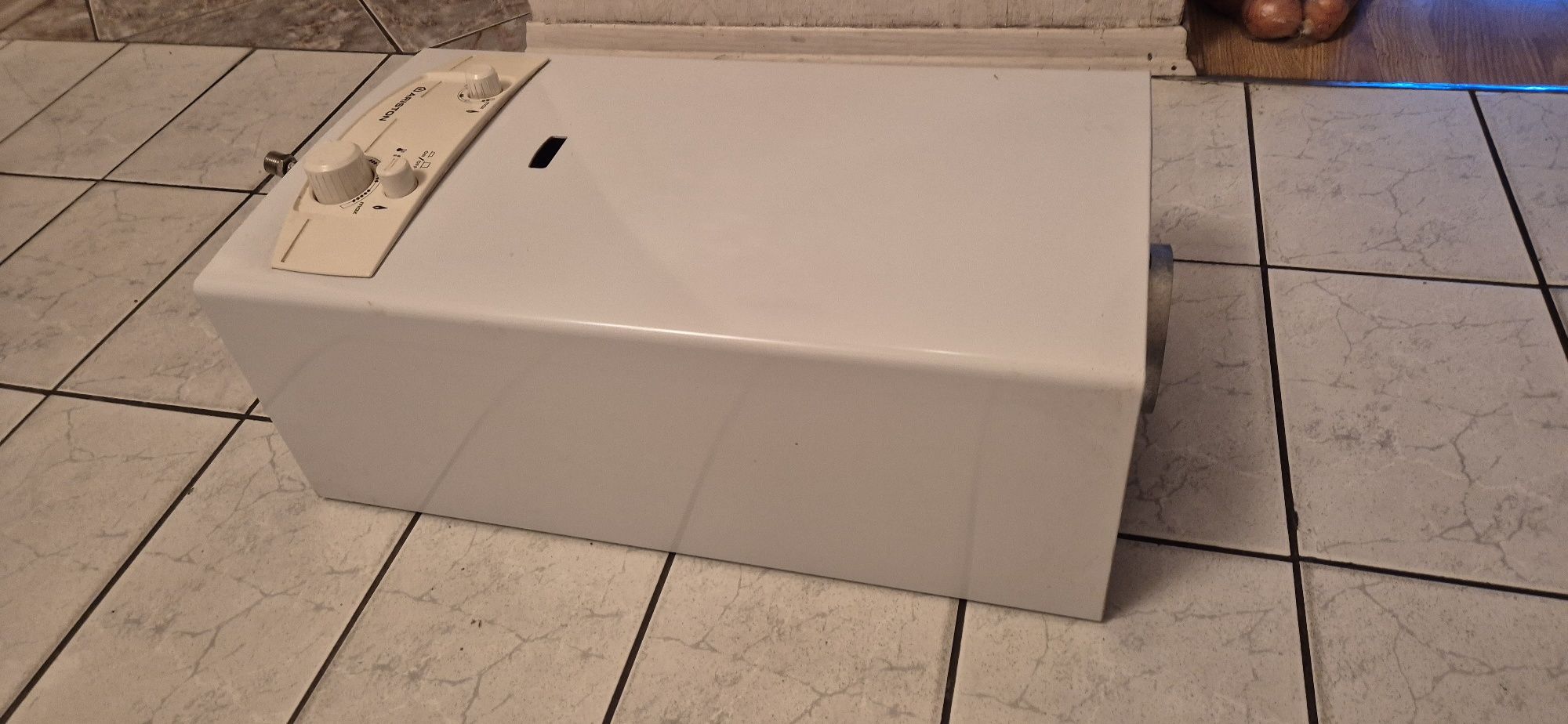 ARISTON FAST 11-14 CF Piecyk, przepływowy, gazowy.