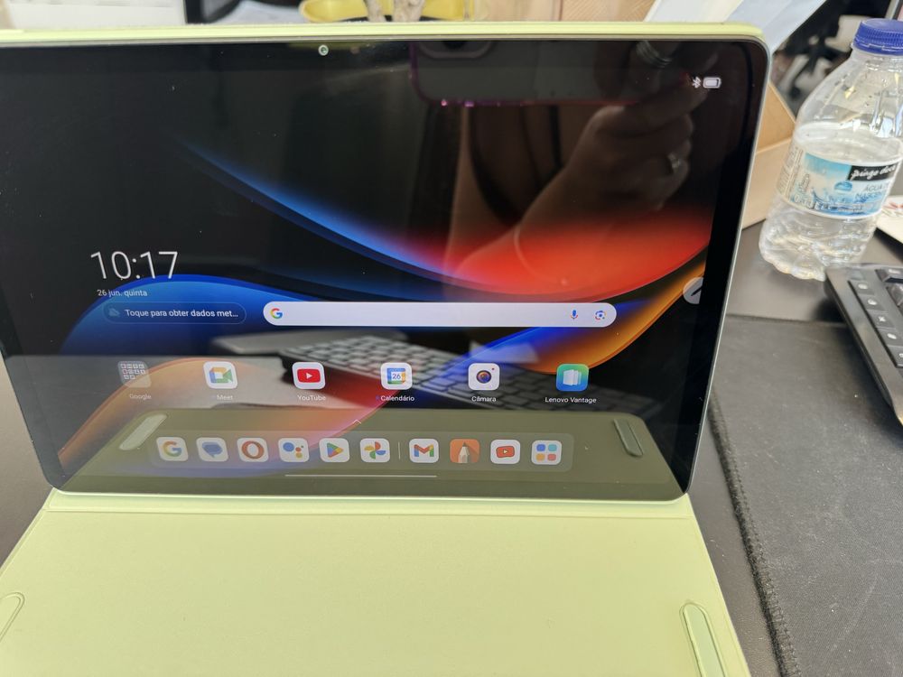 Vendo tablete completamente novo com capa e teclado wireless