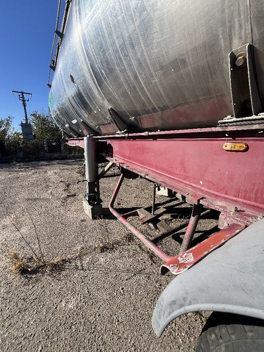 Продам Цистерну напівпричіп Menci