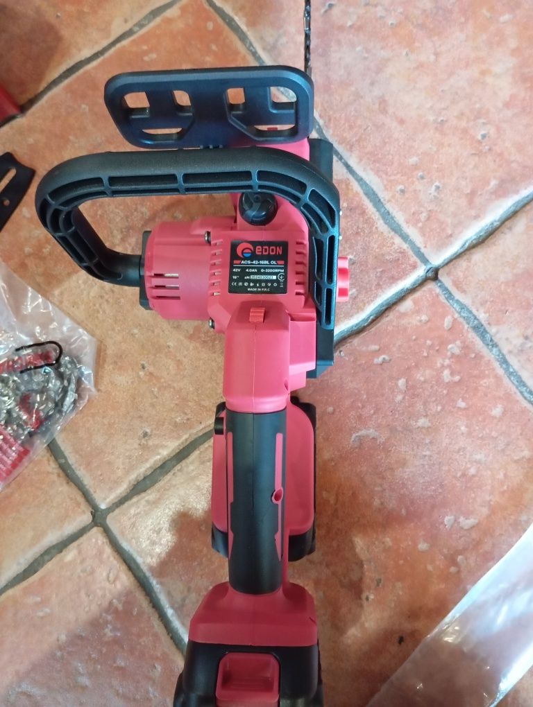 Аккумуляторная цепная пила Edon ACS-42/16BL|40см/42V/Бесщеточна/смазка