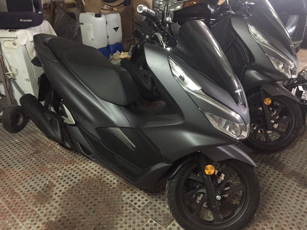 Honda pcx 60 € semana vendo tambem 1650€