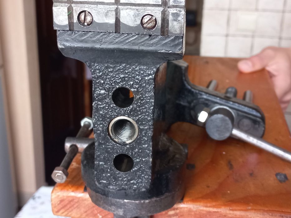 Тиски поворотные  слесарные 60 мм СССР