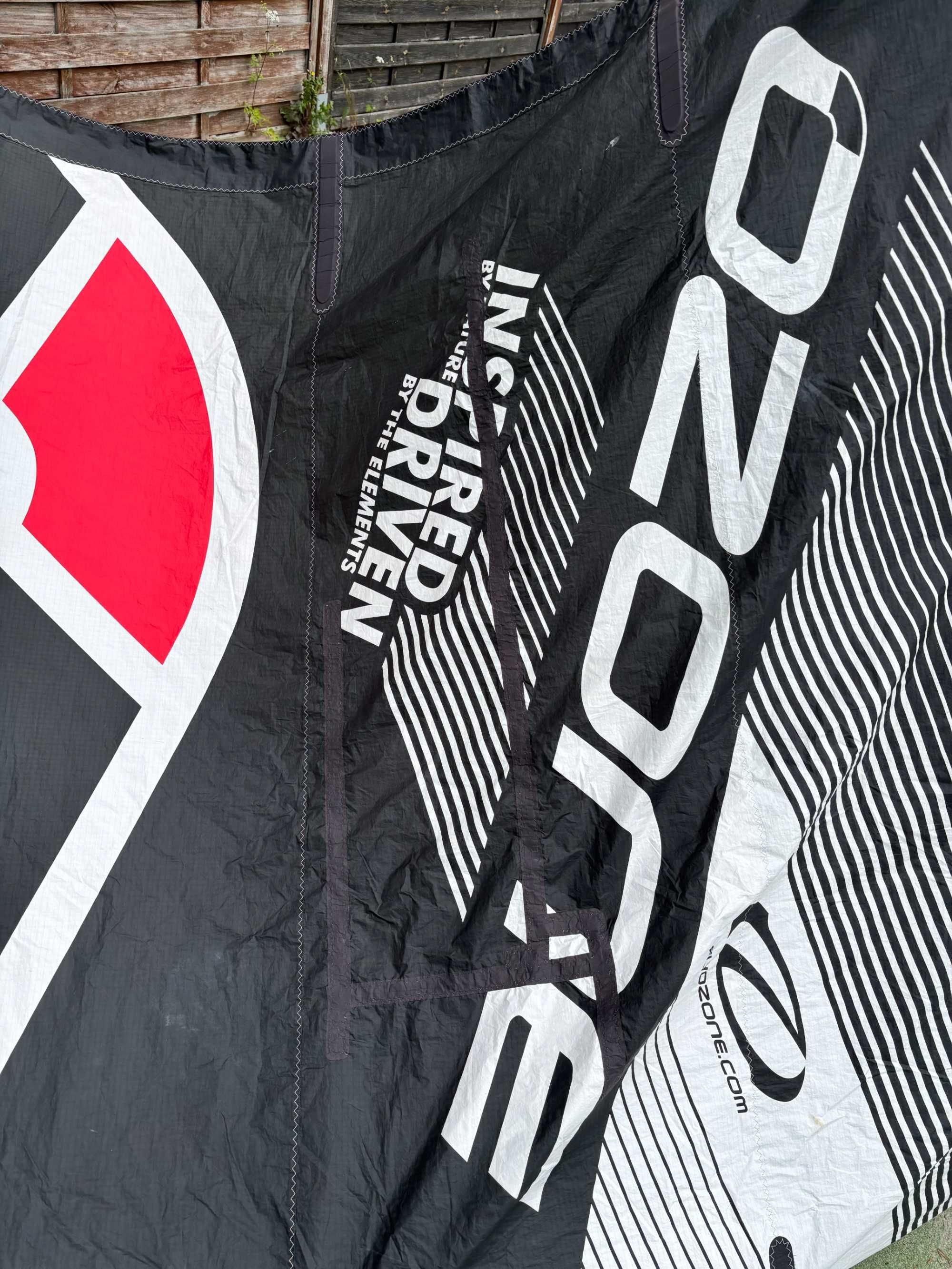 Latawiec Ozone Enduro V1 9m Kitesurfing