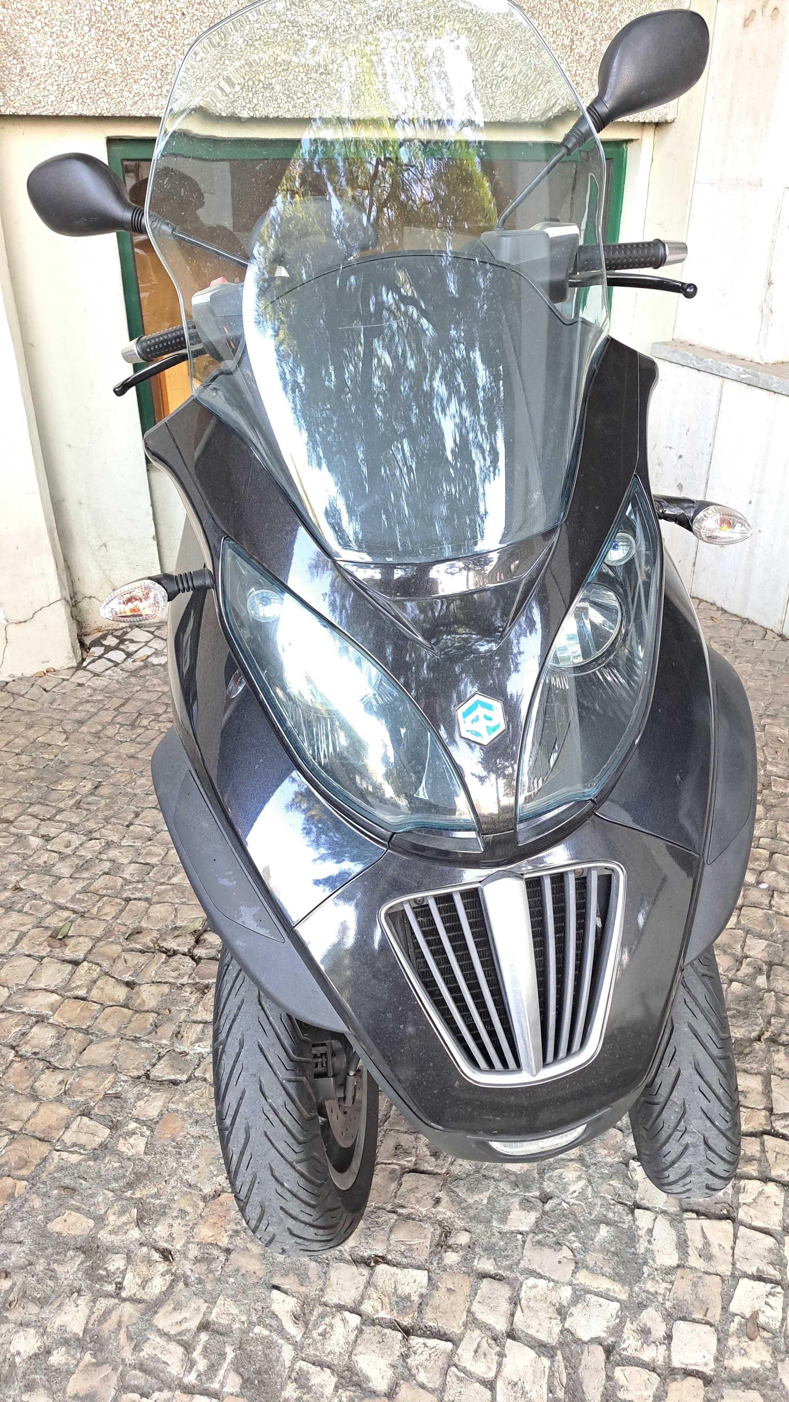 Piaggio MP3 250LT