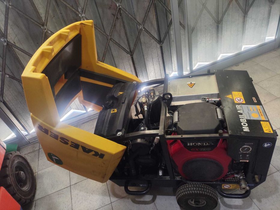 Vendo 3 Compressores Portáteis kaeser M17 , com 212 , 171 e 91 horas