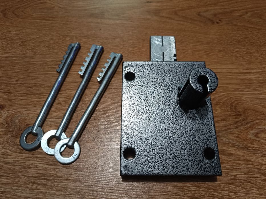 Гаражный замок 1 Ригельный крючок с направляющей