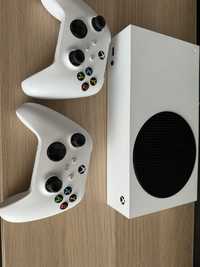 Xbox series s + dwa pady