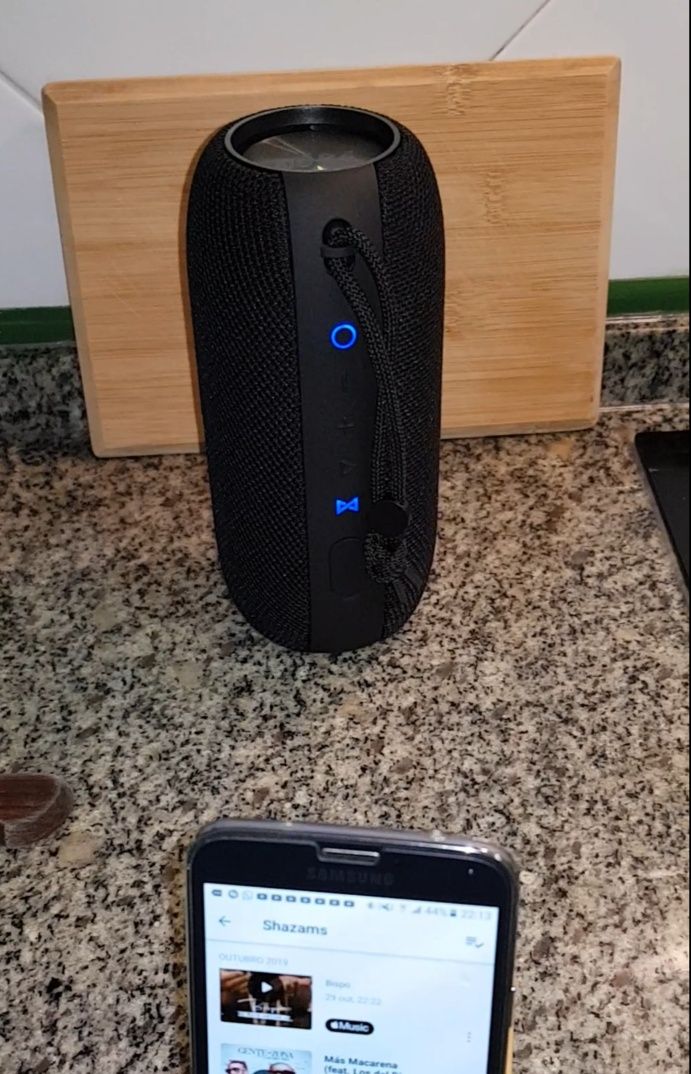 Coluna Bluetooth nova