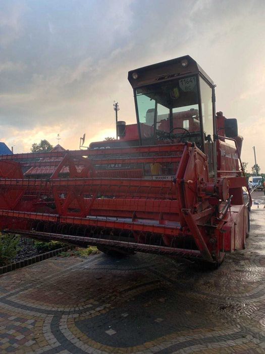 Massey Ferguson 560