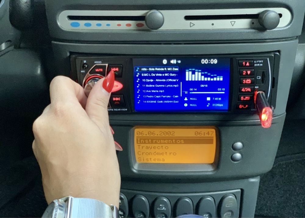 Rádio de carro Mp5 1 Din Full-HD Universal 60x4W Atende chamadas Novo