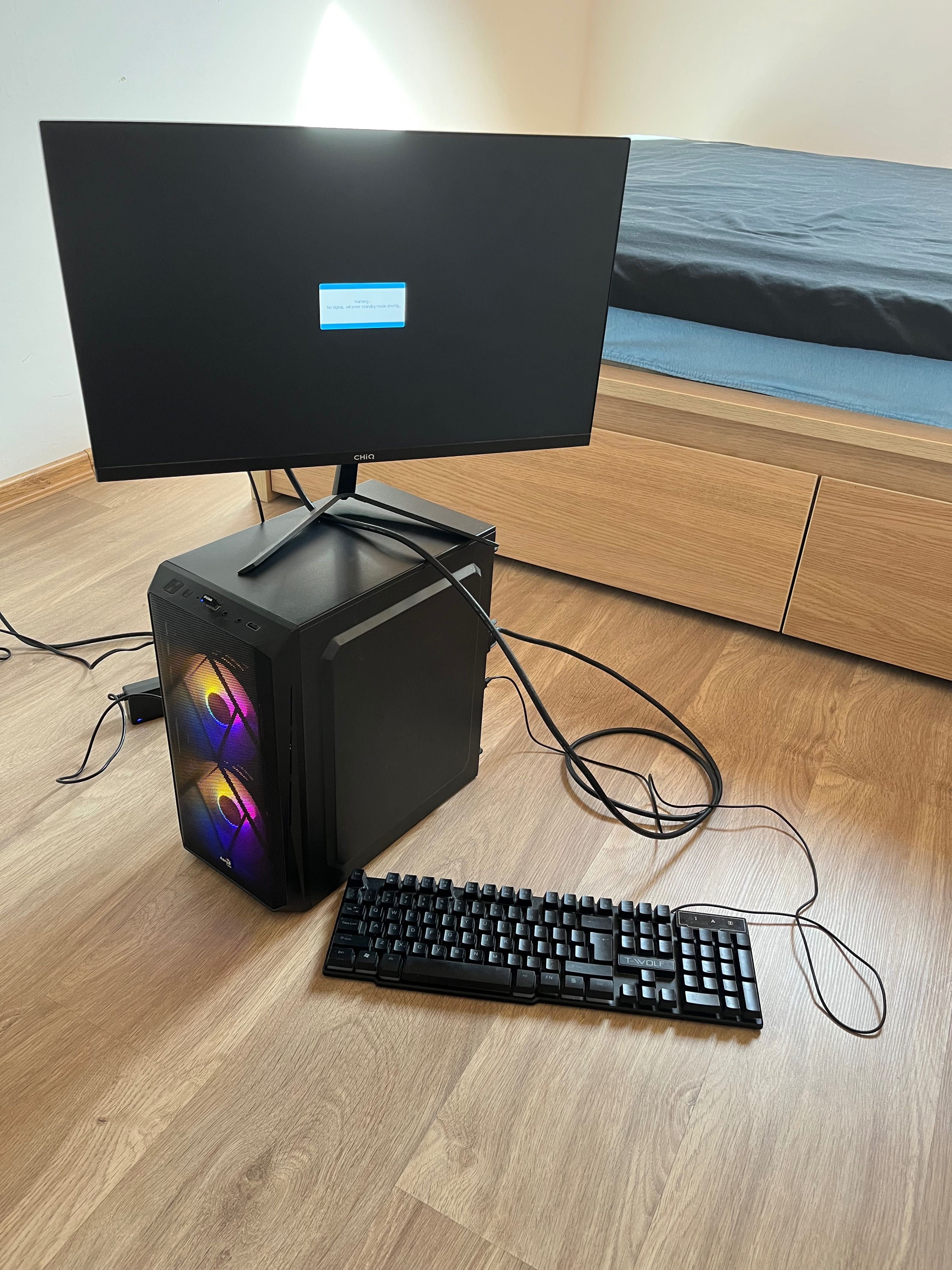 Komputer skrzynka monitor