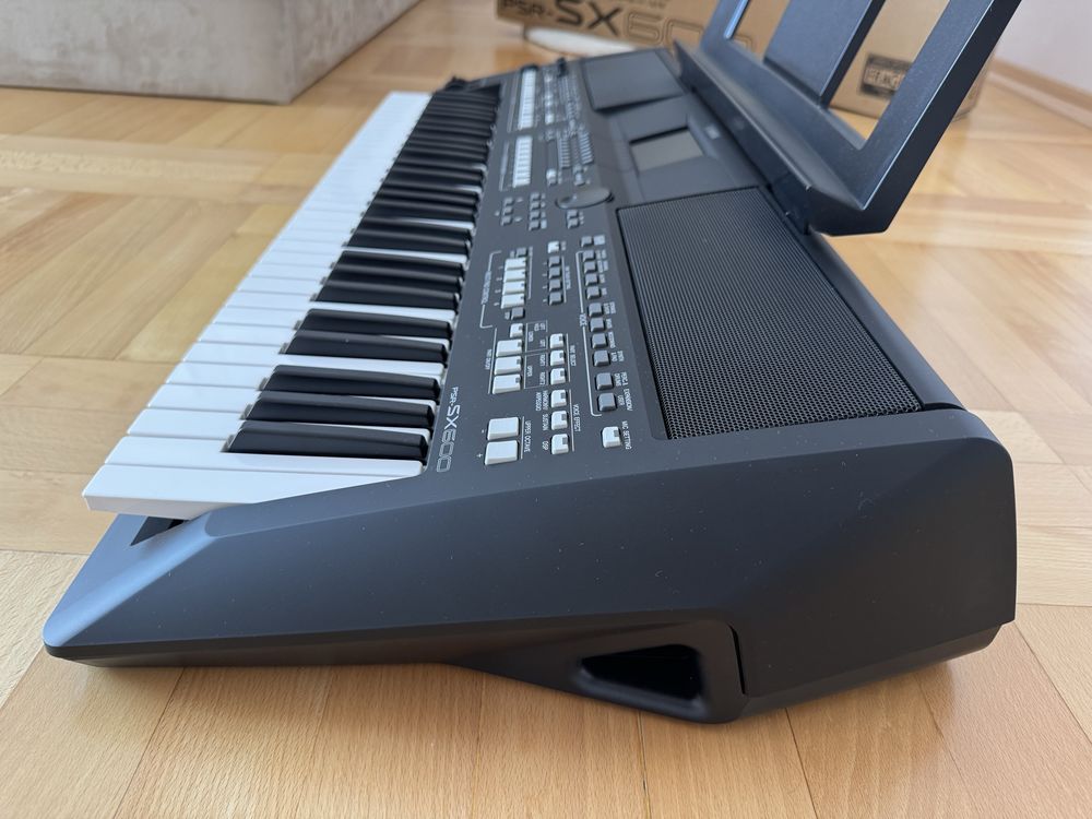 Keyboard Yamaha PSR SX600 nowy