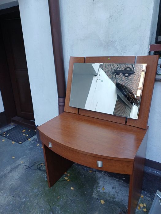 Konsola z lustrem,podświetlana.