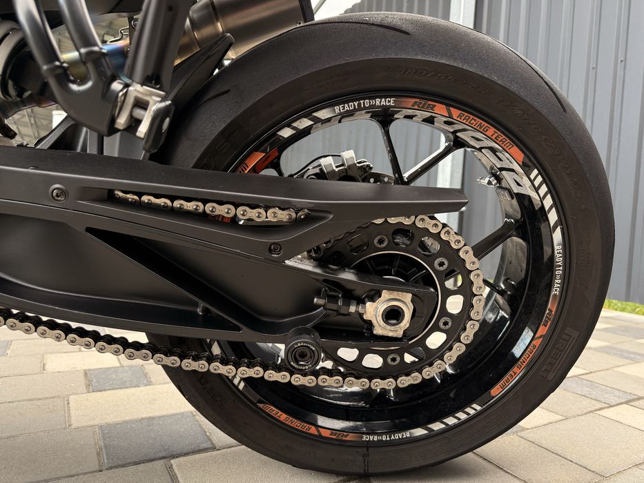 Мотоцикл KTM 790 Duke