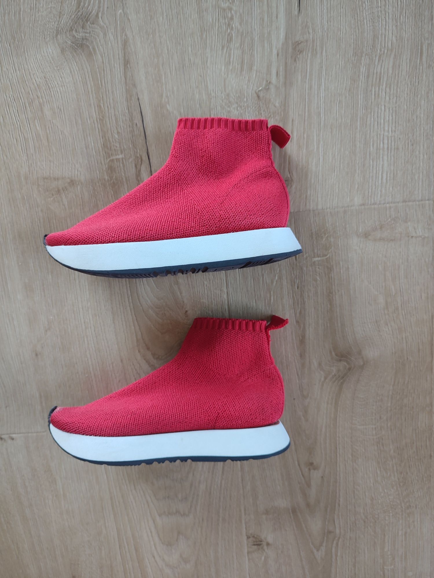 Adidasy Zara Kids 30 za kostkę wciągane dziewczęce czerwone