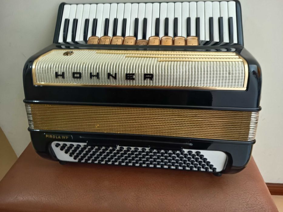 Acordeão HOHNER Pirola IVP