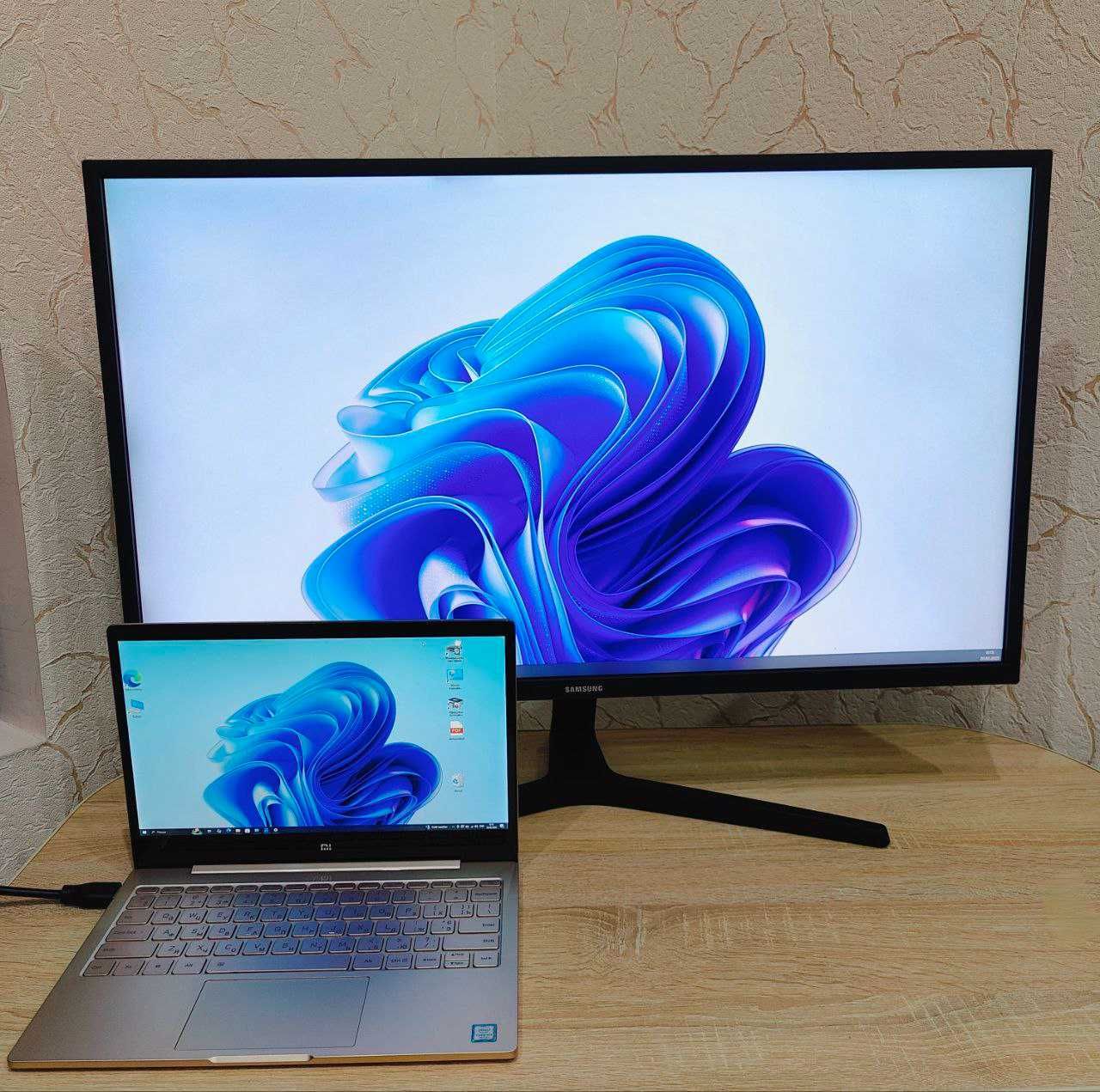 Монітор 32" Samsung U32J590U 3840x2160 4K UltraHD/VA/LED/75Гц/4мс+HDMI