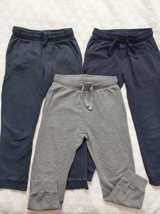 Spodnie dresowe i koszulki chłopięce rozm, 122/128, 7 sztuk