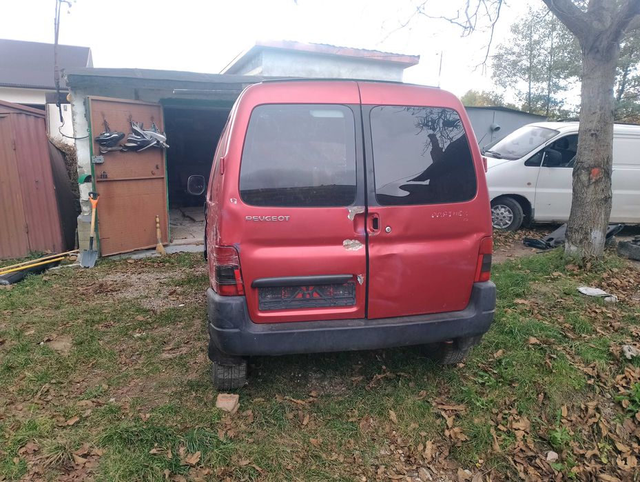 Пежо партнер після дтп