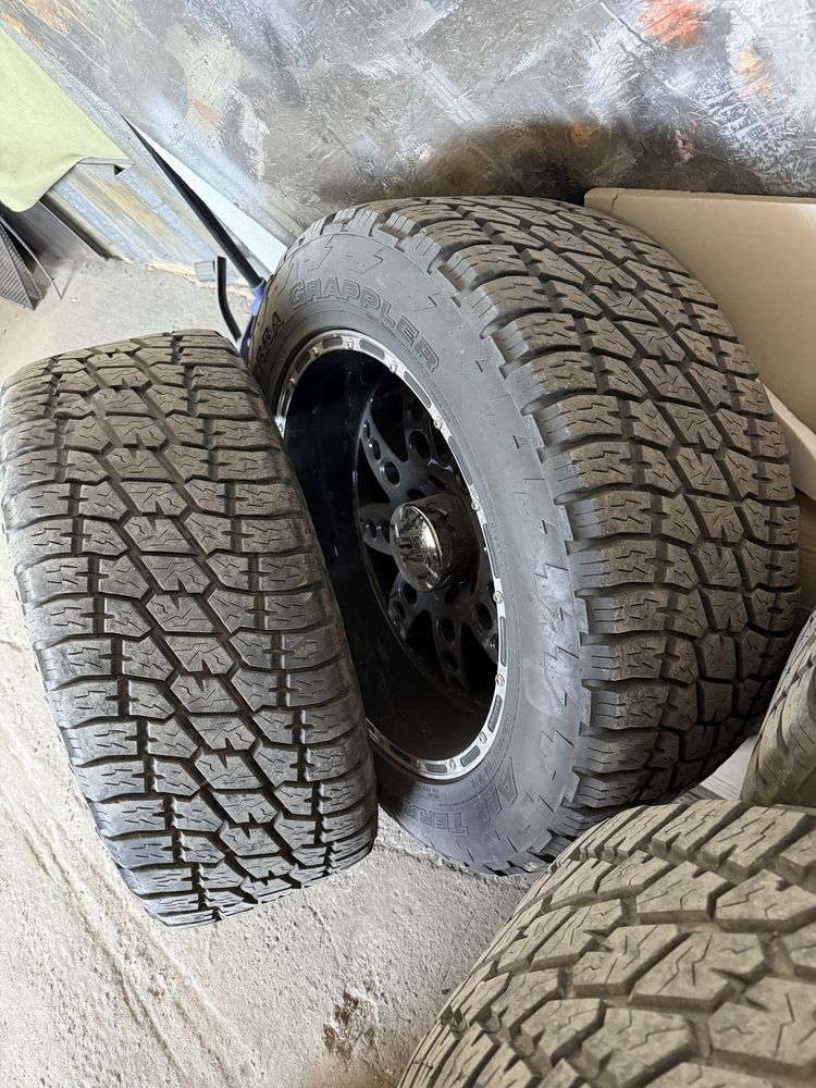 Продам резину 325х50 r22