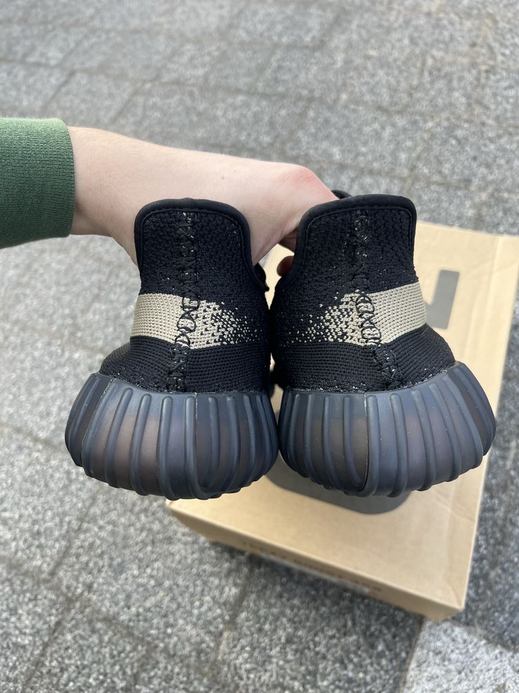 Adidas Yeezy Boost 350 V2 Core Black Green sneakersy czarne 46 2/3