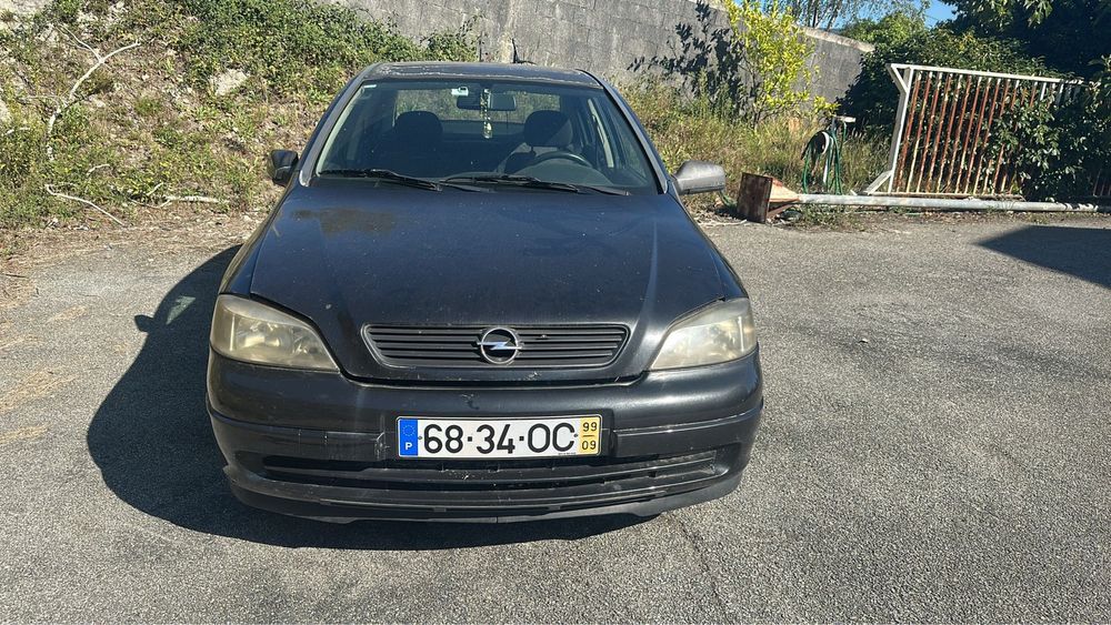 Carro motor batido