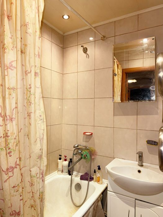 Продам квартиру на Победе 2-х комнатную