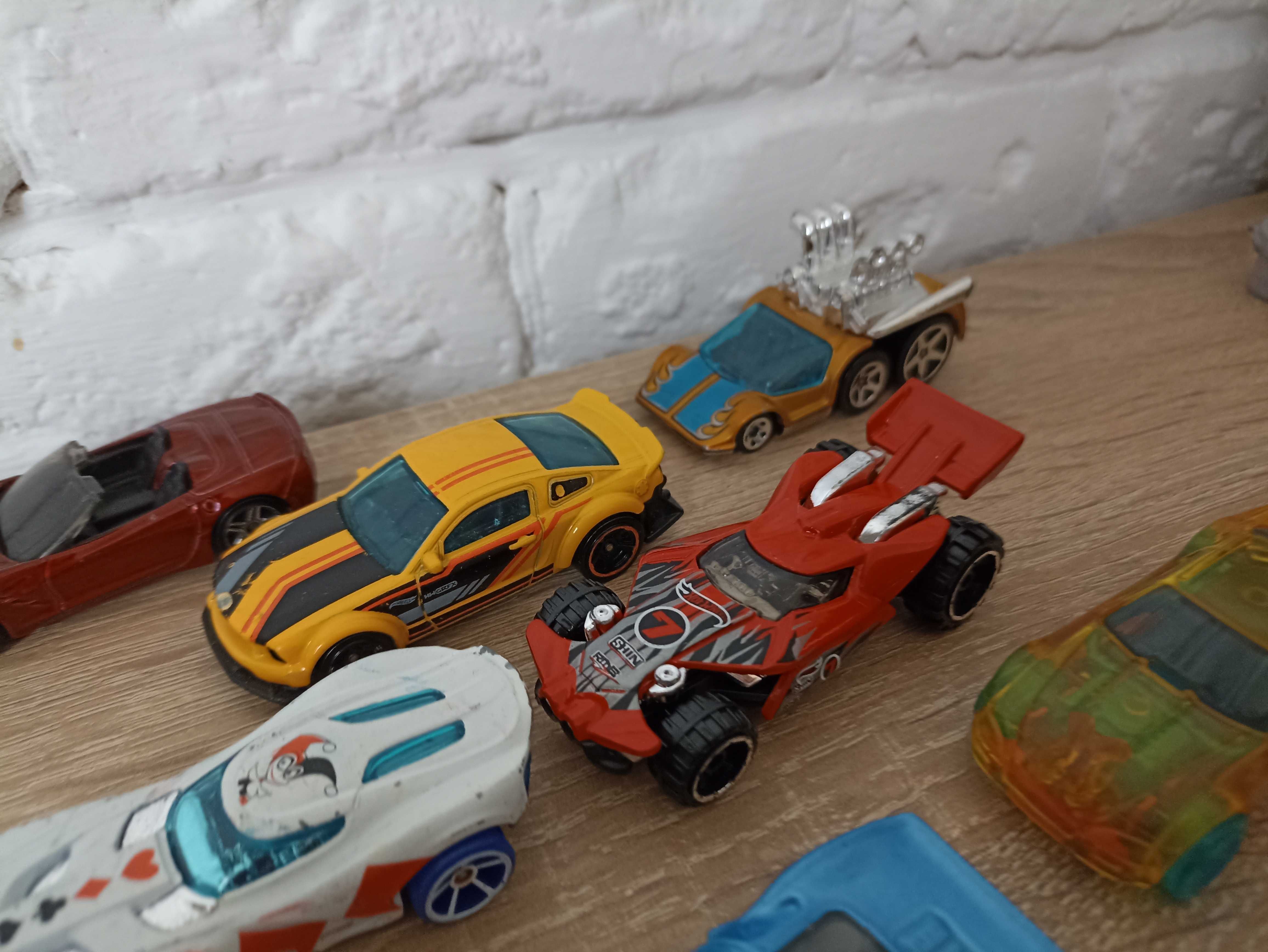 Hot wheels металлические модели оригинал Mattel