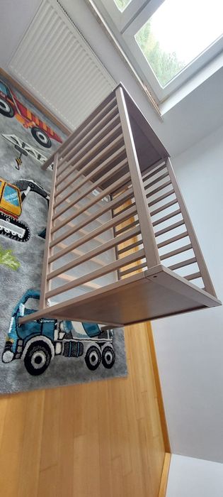 Łóżeczko Sundvik Ikea kolor szafo-brązowy