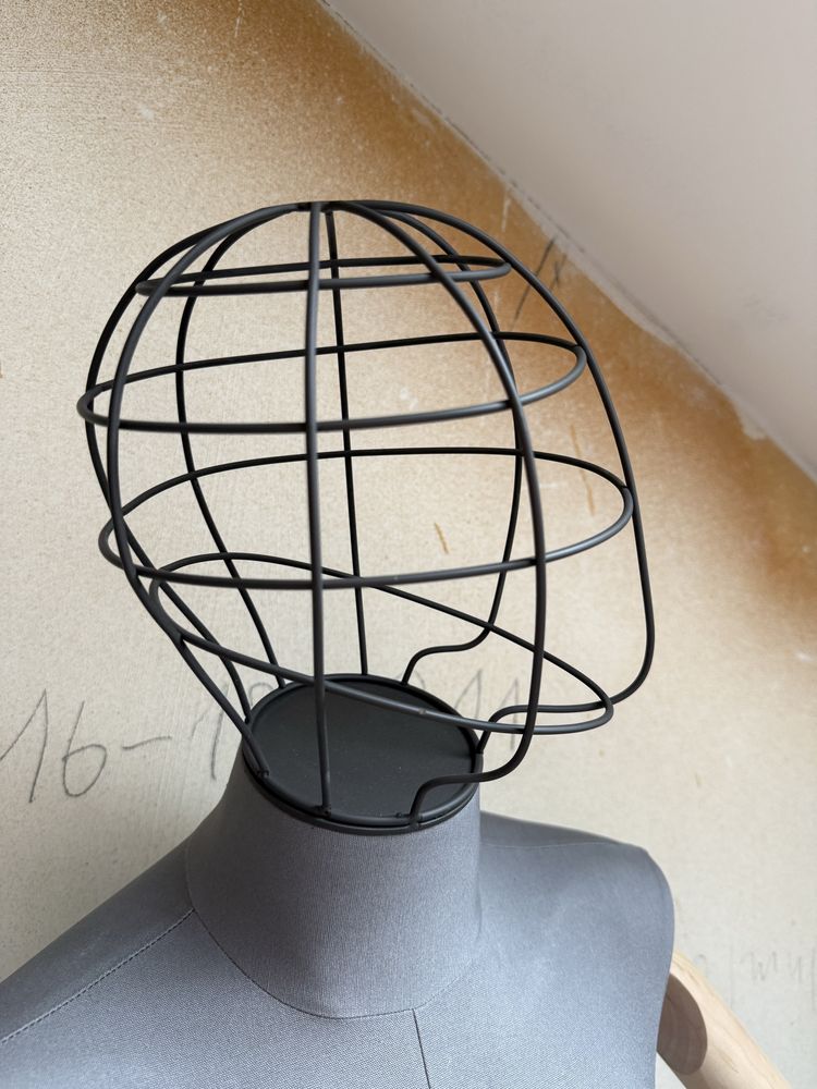 Manekin drewniane rece i glowa materialowy damski