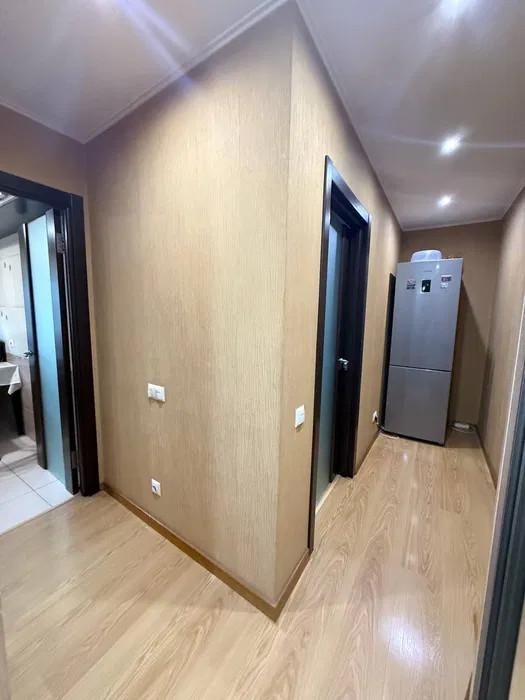 2к.кв. з ремонтом, поруч метро, р-н Одеська