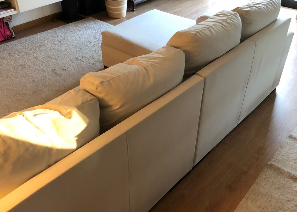 Sofá com chaise long branco