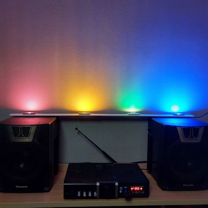 Светомузыка на светодиодных модулях с усилителем, FM, MP3, блютуз.