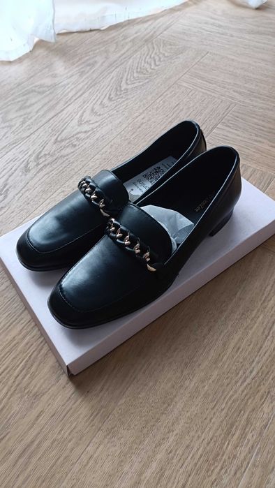Nowe, czarne mokasyny DeeZee r. 39
