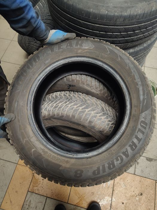 Opona zimowa Goodyear Ultragrip 8